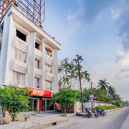 Oyo 13521 Sudhriti Hotel Shiliguri Exterior foto
