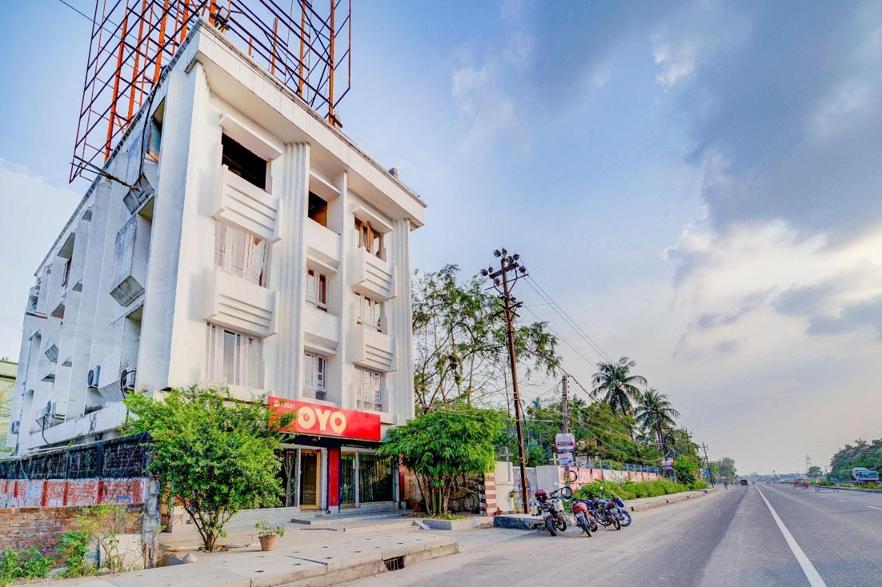 Oyo 13521 Sudhriti Hotel Shiliguri Exterior foto