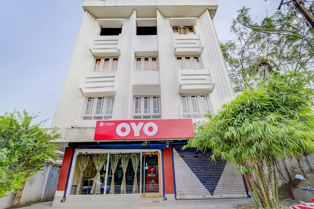 Oyo 13521 Sudhriti Hotel Shiliguri Exterior foto