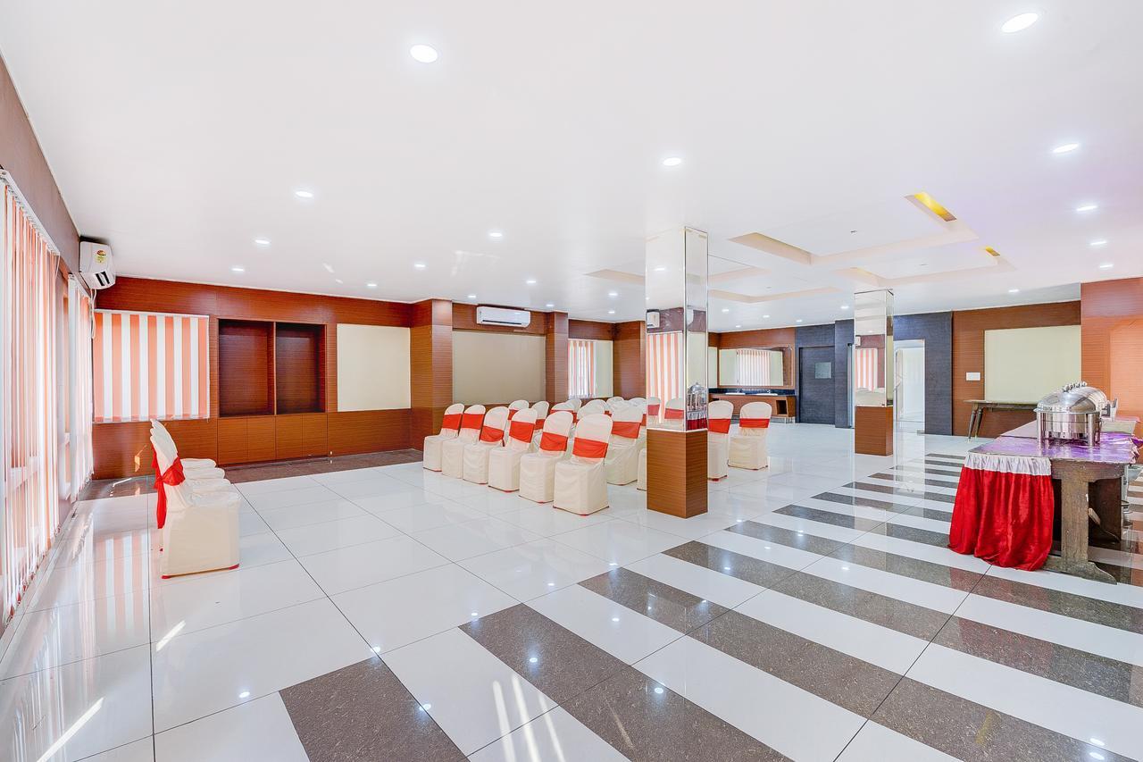 Oyo 13521 Sudhriti Hotel Shiliguri Exterior foto
