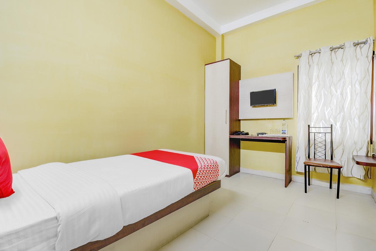 Oyo 13521 Sudhriti Hotel Shiliguri Exterior foto