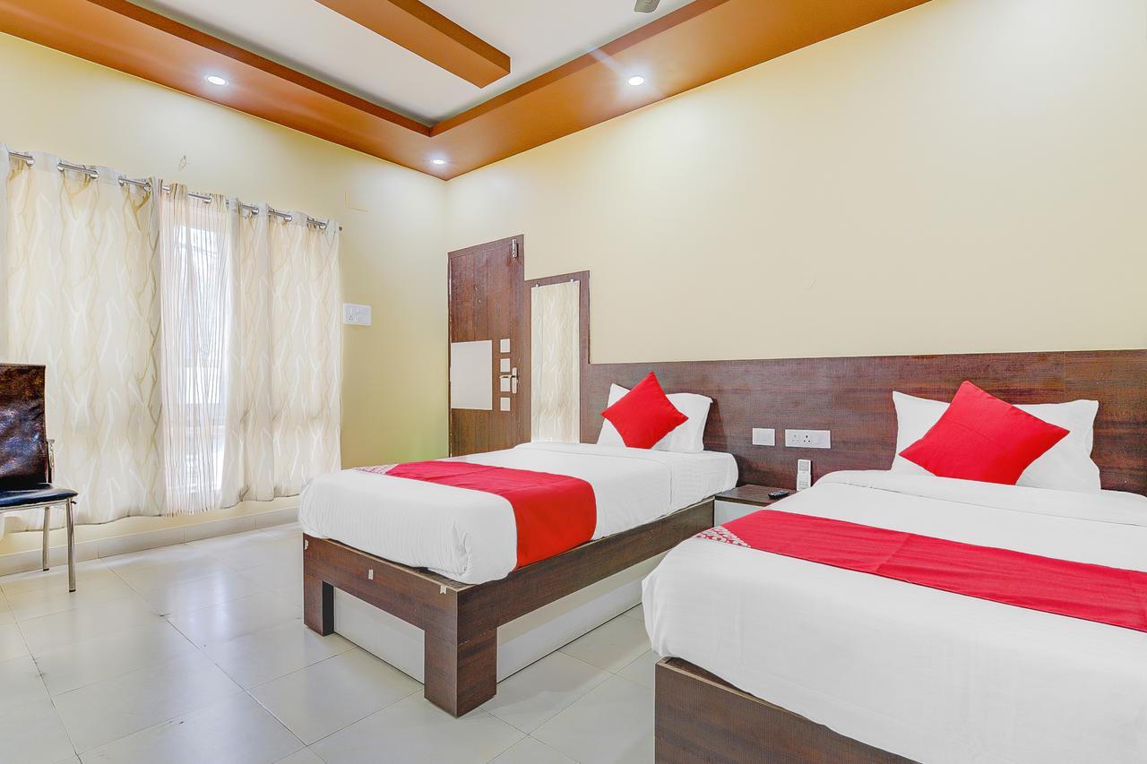 Oyo 13521 Sudhriti Hotel Shiliguri Exterior foto